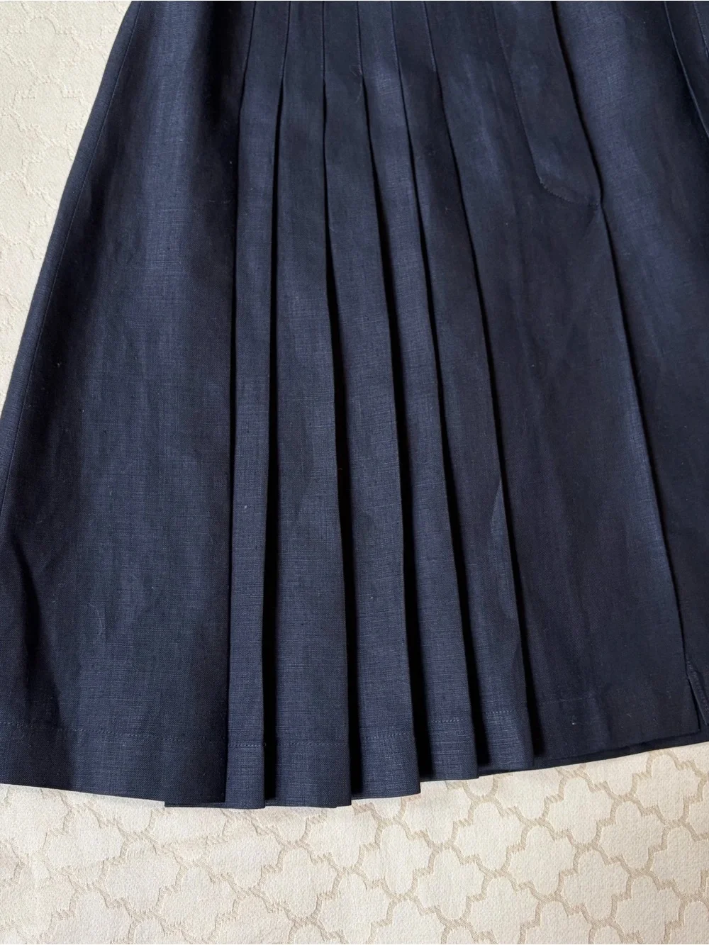 Chanel 1980s Vintage 100% Linen Pleated Midi Skirt 25” XS